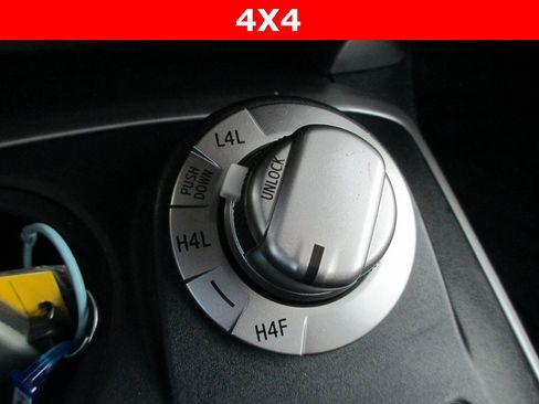 Used 2015 Toyota 4Runner Limited image 27