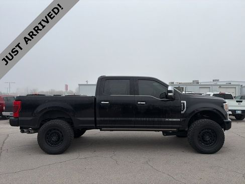 Used 2022 Ford F350 Platinum image 4