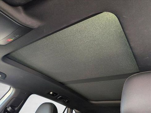 Used 2020 Volkswagen Atlas Cross Sport SE w/ Panoramic Sunroof Package AWD/4WD image 13