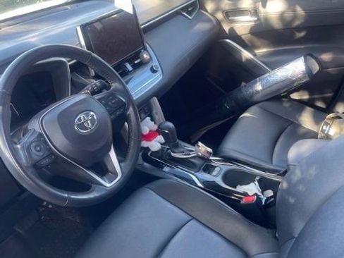 Used 2023 Toyota Corolla Cross XLE w/ Convenience Package AWD/4WD image 10