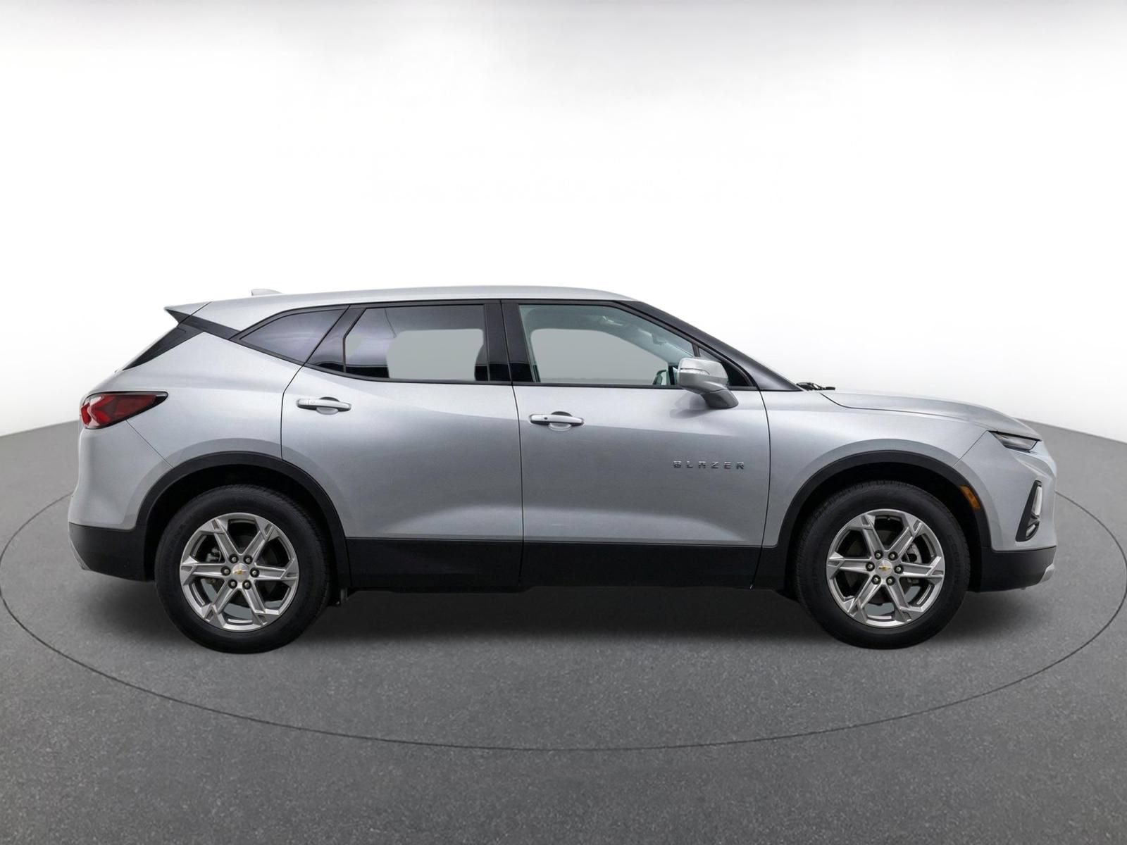 Used 2026 Chevrolet Blazer LT FWD image 9