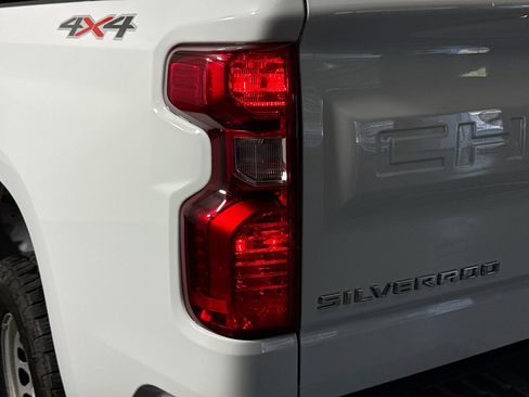 Used 2025 Chevrolet Silverado 1500 W/T w/ Trailering Package AWD/4WD image 34