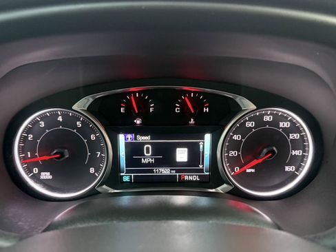 Used 2017 GMC Acadia SLT w/ LPO, Cargo Package FWD image 16
