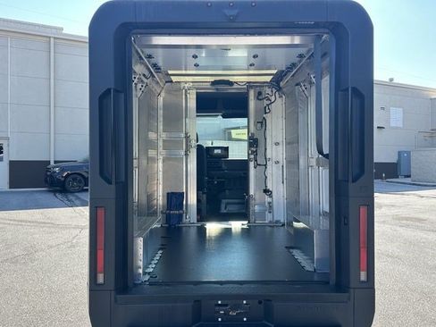 Used 2024 Chevrolet Brightdrop 400 w/ Commercial Equipment Package AWD/4WD image 5