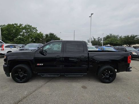 Used 2017 Chevrolet Silverado 1500 LTZ Z71 w/ Realtree Edition AWD/4WD image 4