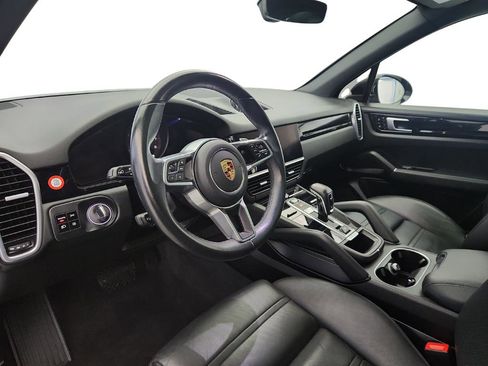 Used 2021 Porsche Cayenne w/ Premium Package image 11