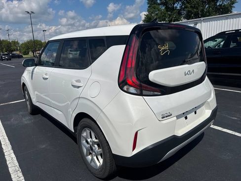Used 2024 Kia Soul LX w/ Option Group 015 FWD image 4