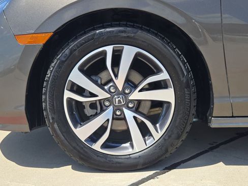 Used 2023 Honda Odyssey Touring image 12