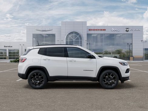 New 2026 Jeep Compass Latitude AWD/4WD image 22