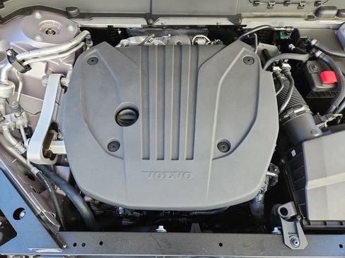 New 2026 Volvo XC60 B5 Plus w/ Climate Package image 19