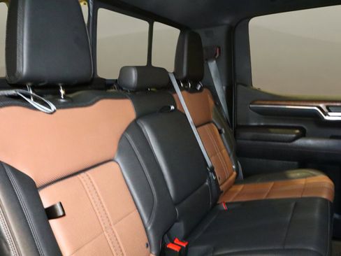 Used 2023 Chevrolet Silverado 1500 High Country w/ Z71 Off-Road Package image 19