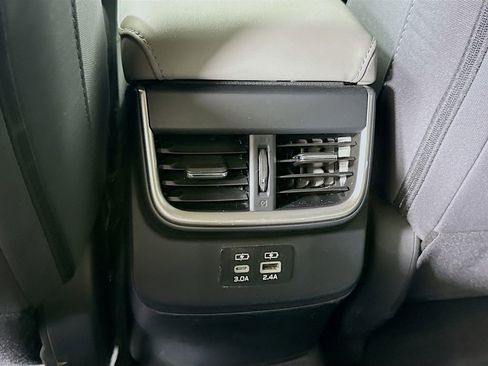 Used 2024 Subaru Outback Premium AWD/4WD image 27