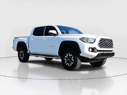 Certified 2023 Toyota Tacoma TRD Off-Road image 3