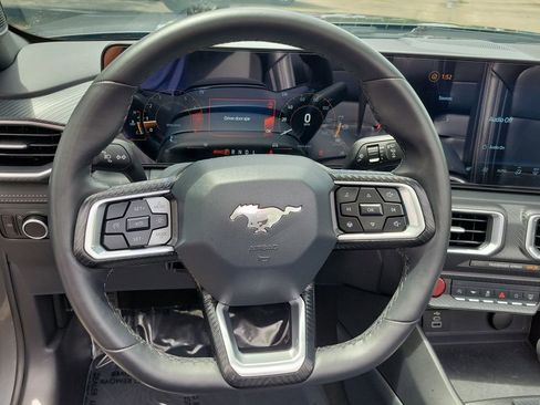 Used 2025 Ford Mustang Premium image 29
