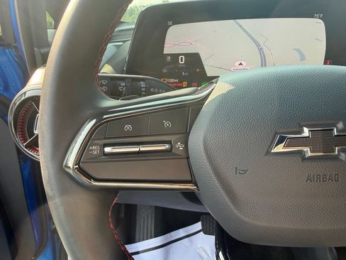 Used 2025 Chevrolet Equinox EV RS FWD image 34