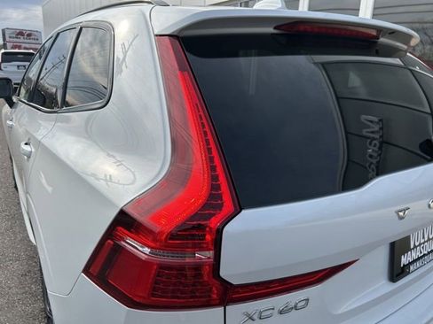 Certified 2025 Volvo XC60 B5 Plus image 10