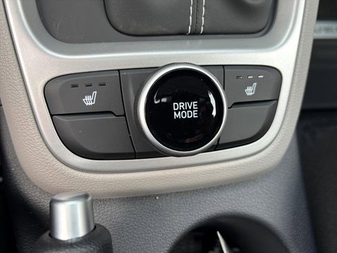 New 2026 Hyundai Venue SEL FWD image 10