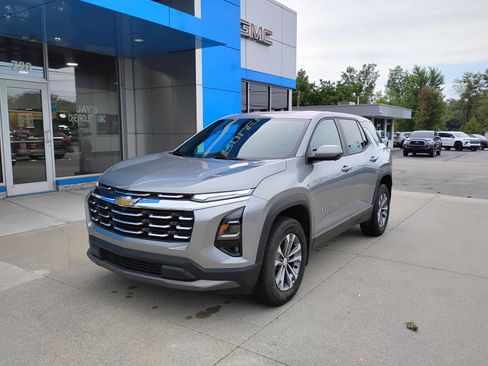 Used 2026 Chevrolet Equinox LT w/ Convenience Package II FWD image 14