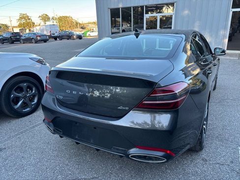 Used 2025 Genesis G70 2.5T image 8