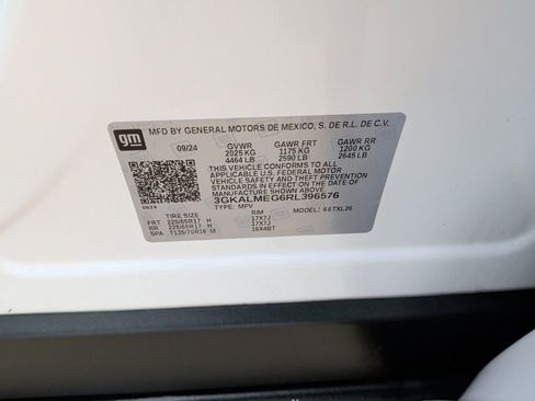 Used 2024 GMC Terrain SLE image 44