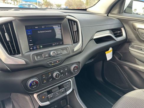 Used 2024 GMC Terrain SLE w/ Driver Convenience Package image 15