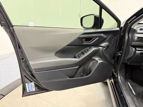 Used 2025 Subaru Crosstrek 2.0i Premium w/ Crosstrek Mirror Package AWD/4WD image 9