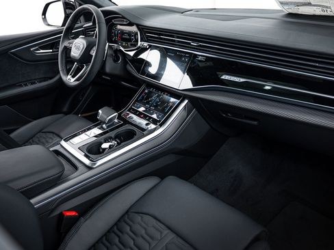 New 2026 Audi RS Q8 performance image 13