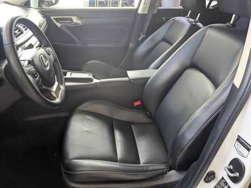 Used 2014 Lexus CT 200h FWD image 19