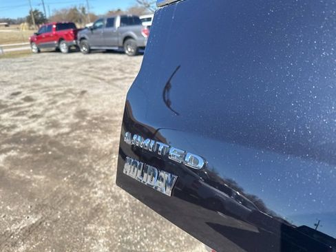 Used 2024 Ford Expedition Limited image 13