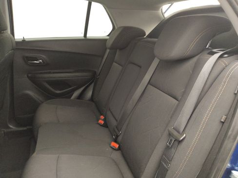 Used 2020 Chevrolet Trax LT FWD image 18