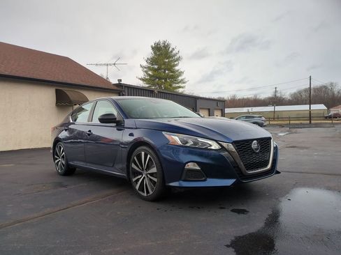 Used 2022 Nissan Altima 2.5 SR image 3