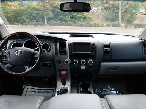 Used 2010 Toyota Sequoia Platinum image 29