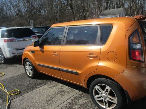 Used 2011 Kia Soul + w/ Audio Pkg image 5