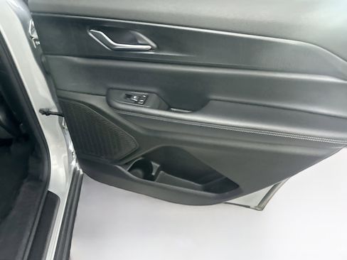 Used 2024 Jeep Grand Cherokee L Laredo image 31