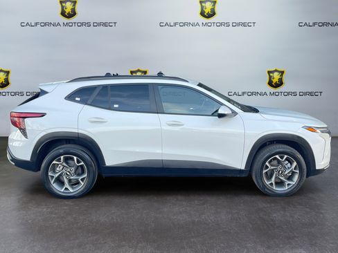 Used 2024 Chevrolet Trax LT w/ Driver Confidence Package image 6