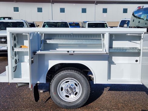 New 2026 Ford F250 XL w/ XL Chrome Package image 10