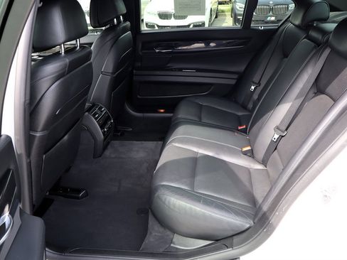 Used 2015 BMW 750Li xDrive AWD/4WD image 18