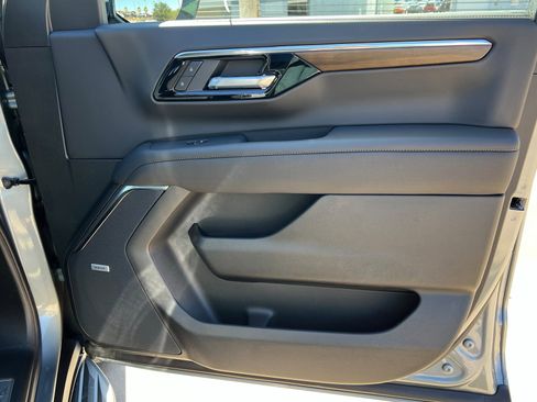 New 2026 Chevrolet Suburban High Country w/ Sun And Tow Package image 25