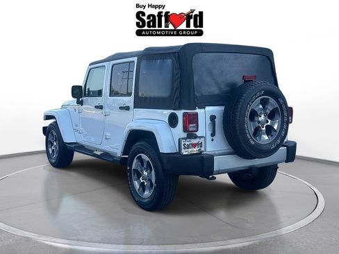 Used 2018 Jeep Wrangler Unlimited Sahara w/ Connectivity Group AWD/4WD image 5