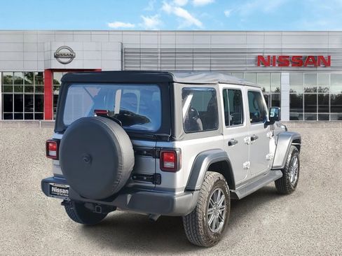 Used 2018 Jeep Wrangler Unlimited Sport image 4