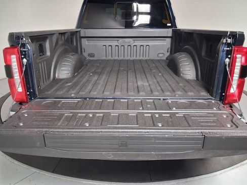 Used 2023 Ford F250 Lariat w/ Lariat Ultimate Package AWD/4WD image 13