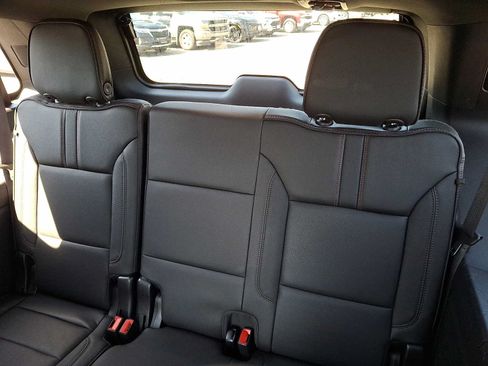 Used 2022 Chevrolet Tahoe RST w/ Luxury Package AWD/4WD image 11