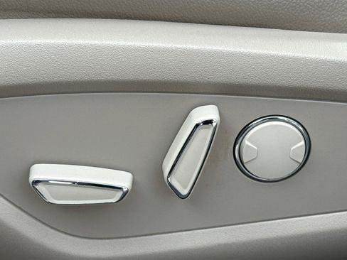 Used 2021 Lincoln Nautilus Standard image 26