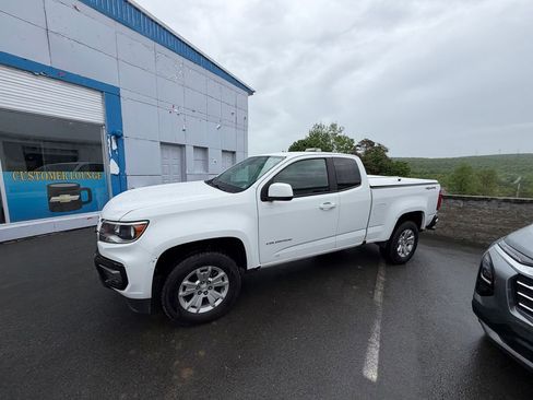 Used 2021 Chevrolet Colorado LT w/ Fleet Safety Package AWD/4WD image 2