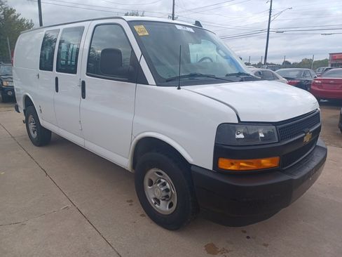 Used 2022 Chevrolet Express 2500 2500 Cargo w/ Driver Convenience Package image 3