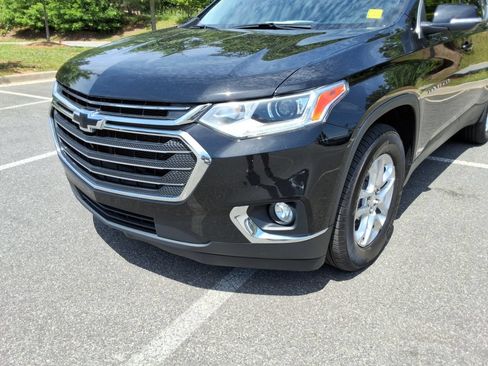 Certified 2021 Chevrolet Traverse LT FWD image 9