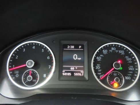 Used 2017 Volkswagen Tiguan S FWD image 22