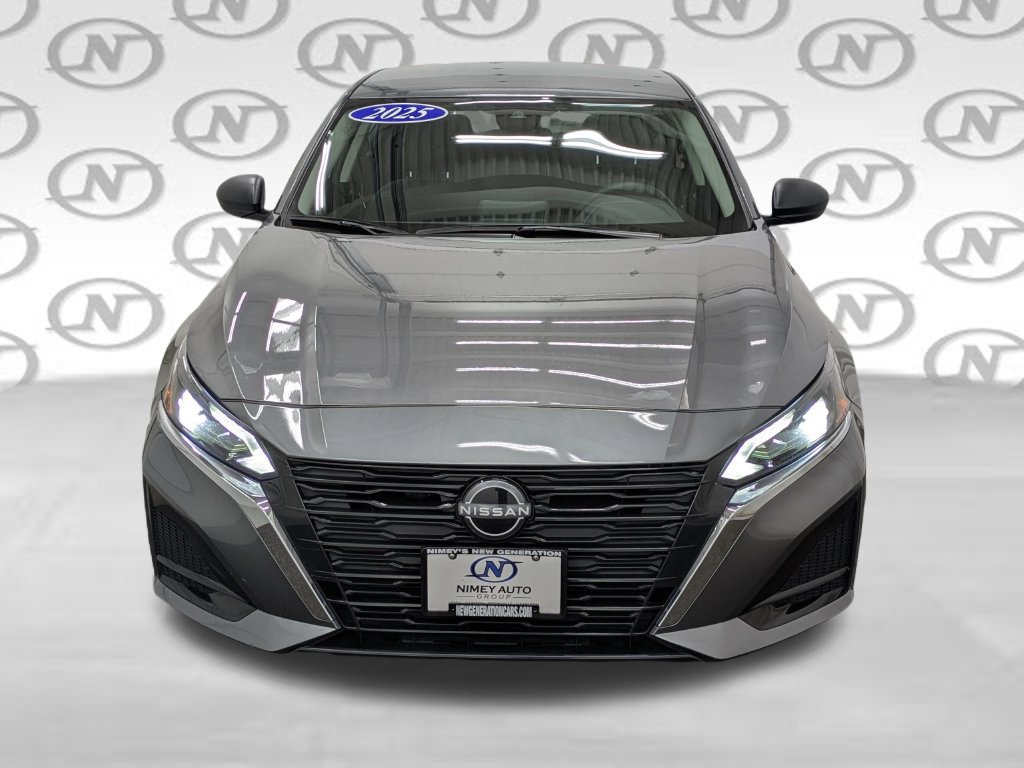 Used 2025 Nissan Altima 2.5 SV FWD image 16
