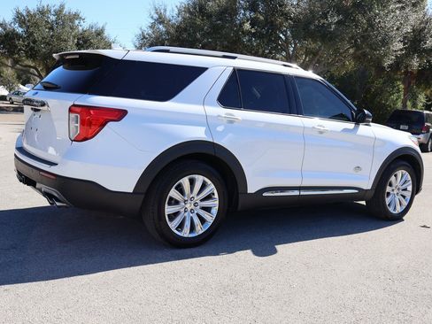 Used 2024 Ford Explorer King Ranch w/ Technology Package image 5