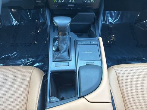 Certified 2022 Lexus ES 350 w/ Premium Package image 23